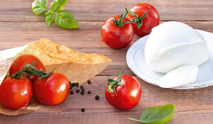 Bildmotiv Tomaten-Mozzarella-Tortelloni